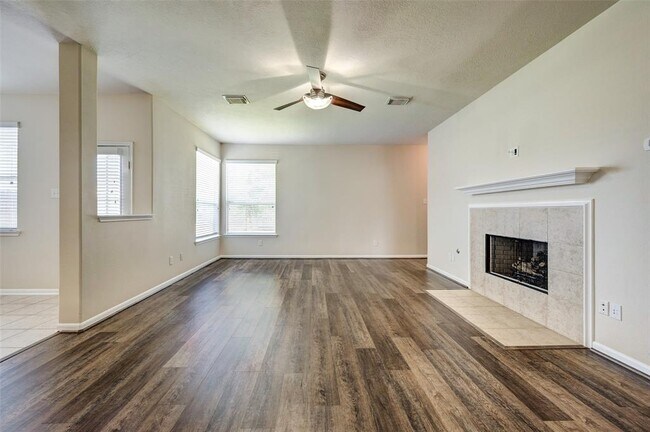 Building Photo - 7414 Compass Rose Dr