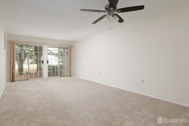 Building Photo - 123 Concordia Cir