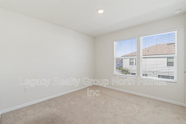 Building Photo - 509 Big Tree Wy