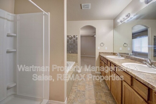 Building Photo - 11590 Hibiscus Ln