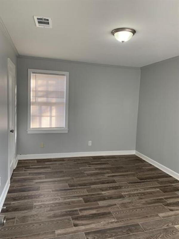 Building Photo - 352 Adams St