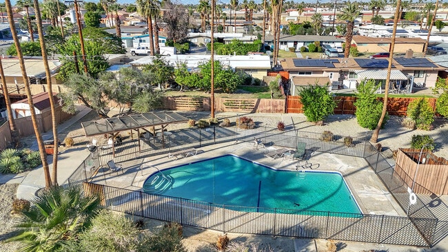 Building Photo - 74773 Leslie Ave