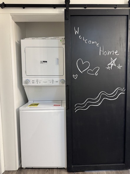 Building Photo - 1319 N 6th St