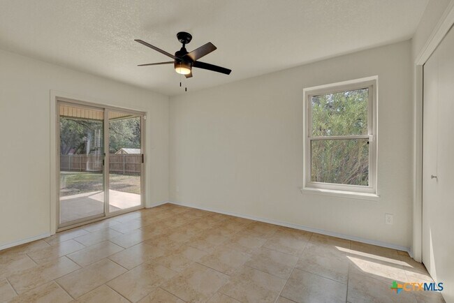 Building Photo - 1260 Flaming Oak Dr