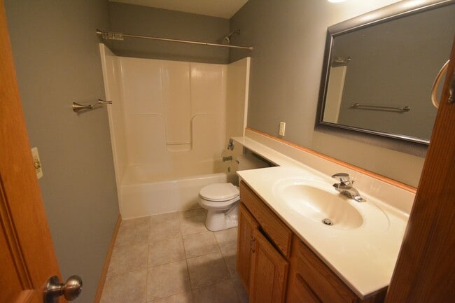 Building Photo - Bamber Ridge 4br home with fenced yard!