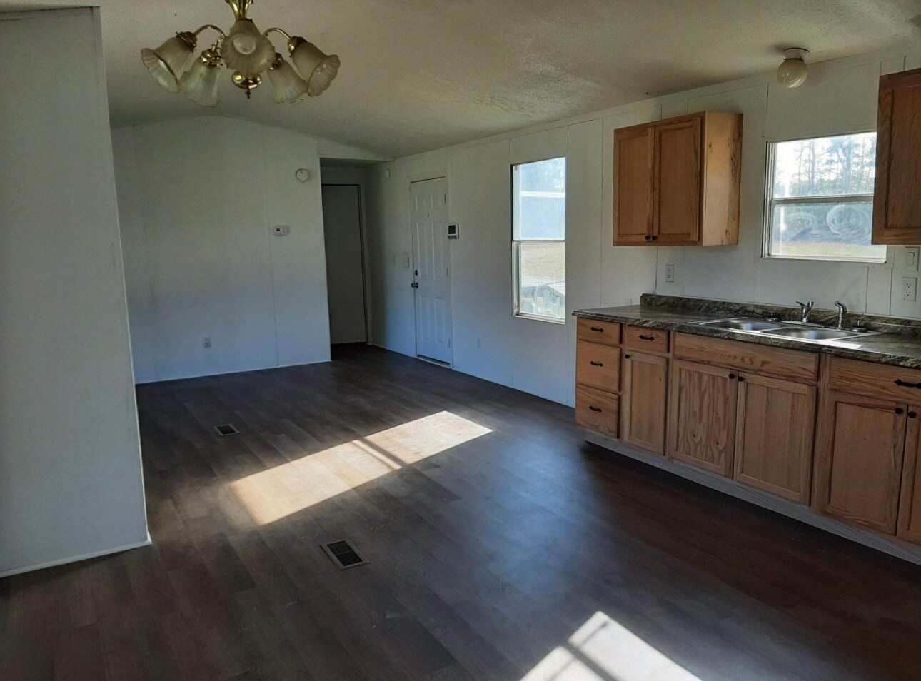 Building Photo - 189 Wild Forest Ln