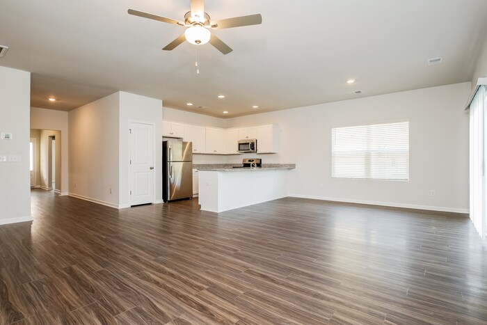 Building Photo - 263 Clydesdale Cir