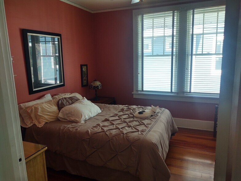 Building Photo - 1427 Stovall St