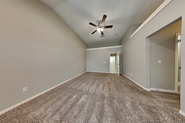 Building Photo - 79 Rockridge Dr