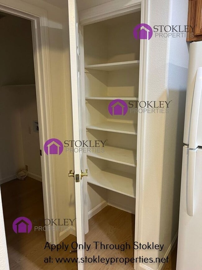 Building Photo - 1 Addison Ct