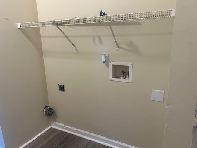 Building Photo - Rental Coming Available