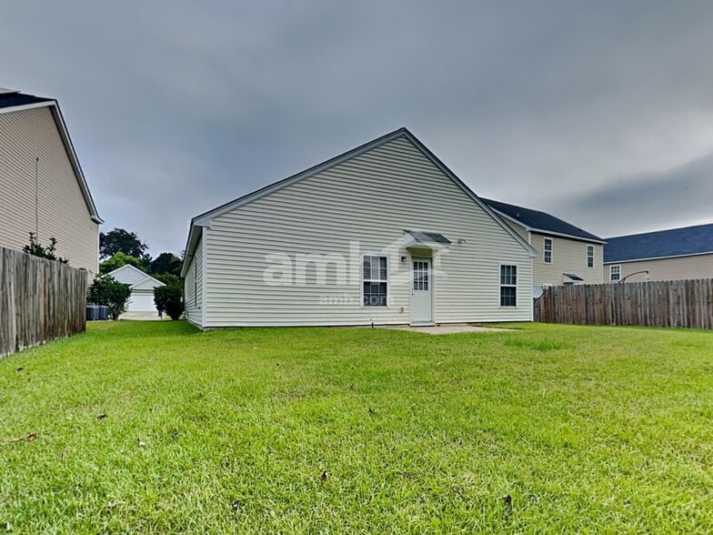 Building Photo - 136 Wildberry Ln