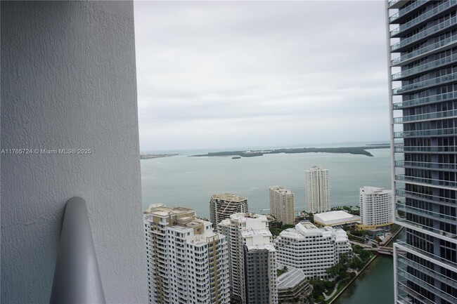 Building Photo - 475 Brickell Ave