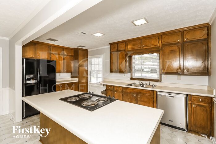 Building Photo - 1285 Gatewood Dr