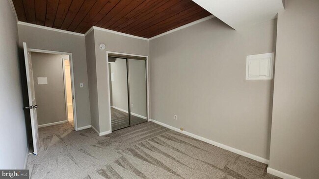 Building Photo - 53 Skyhill Rd