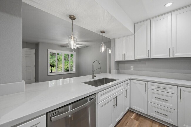 Building Photo - 4060 Rosenda Ct