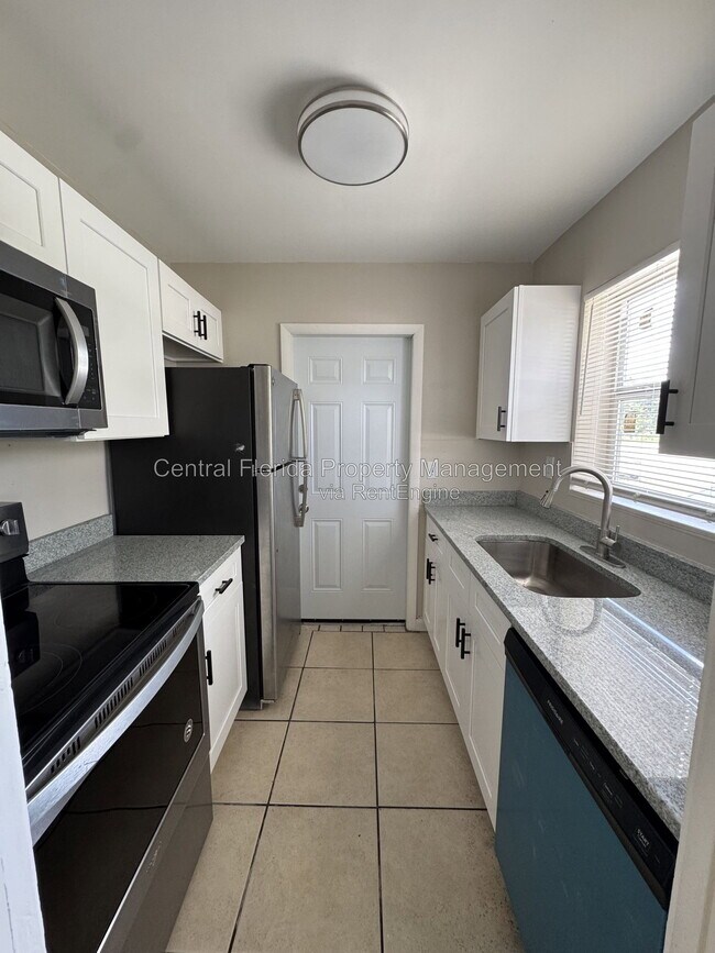 Building Photo - 809 Rockhill St