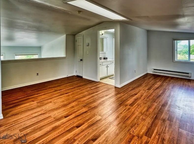 Building Photo - 1805 S Rouse Ave