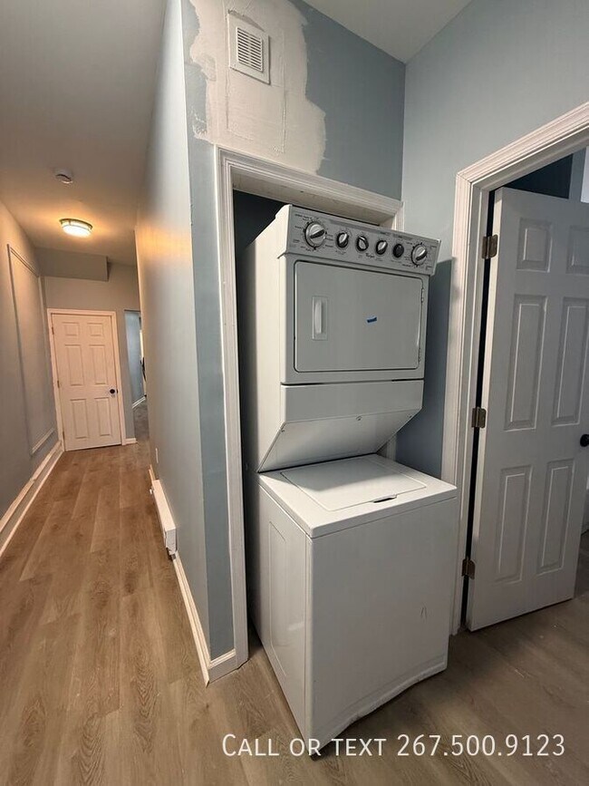 Building Photo - 6024 Christian St