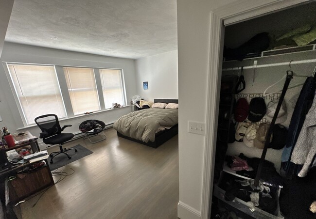 Building Photo - 1406 Beacon St