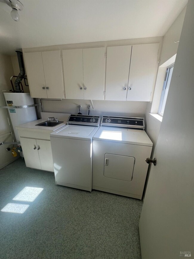 Building Photo - 341 Rockgreen Pl