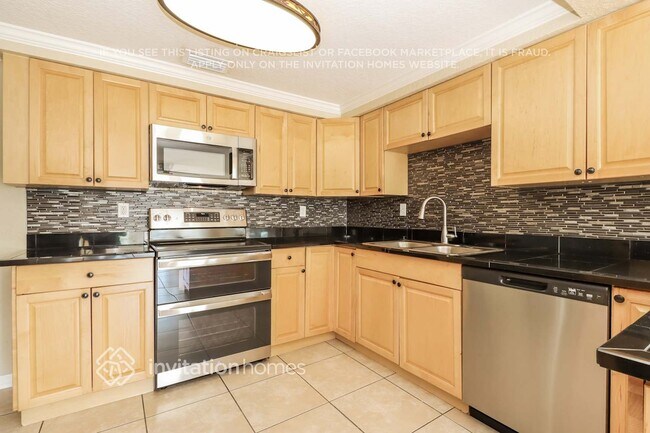 Building Photo - 4048 Sunray Dr