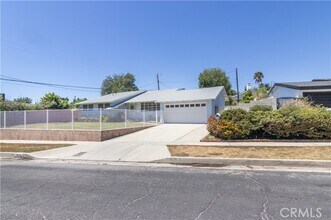 Building Photo - 11543 Swinton Ave