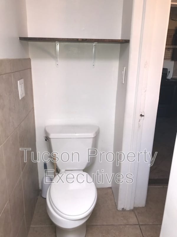 Building Photo - 841 S 8th Ave