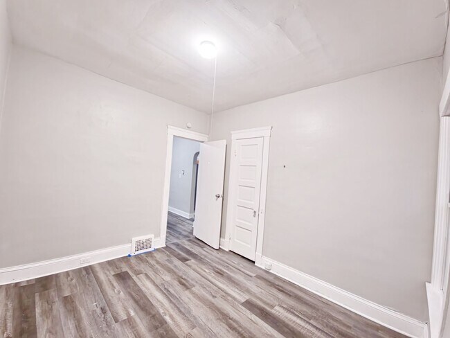 Building Photo - 4321 Storer Ave