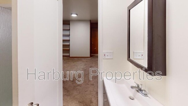 Building Photo - 1717 Baseline Rd