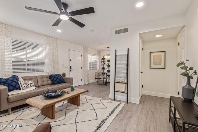 Building Photo - 8525 E Belleview St