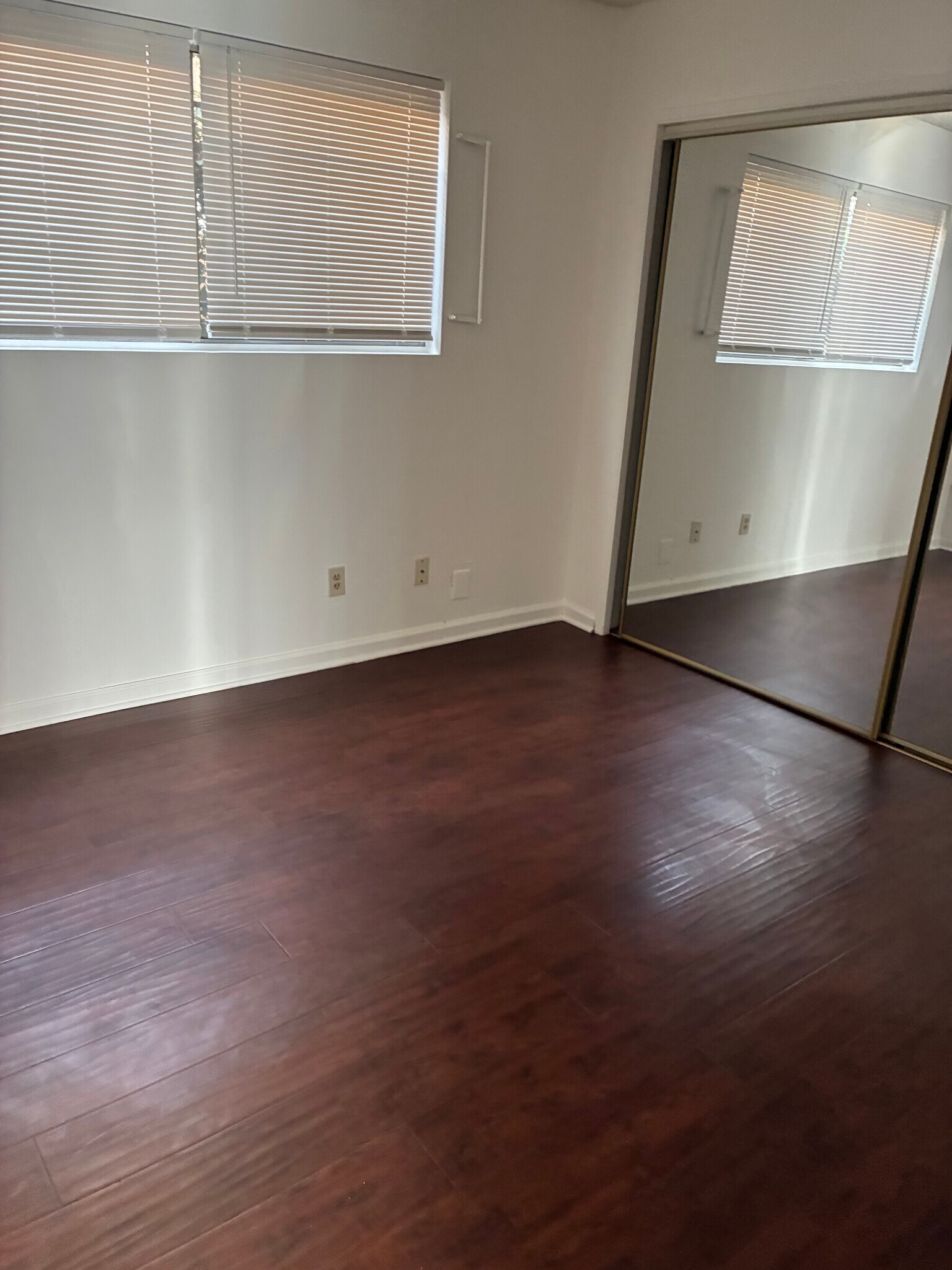 Building Photo - 4424 Edenhurst Ave