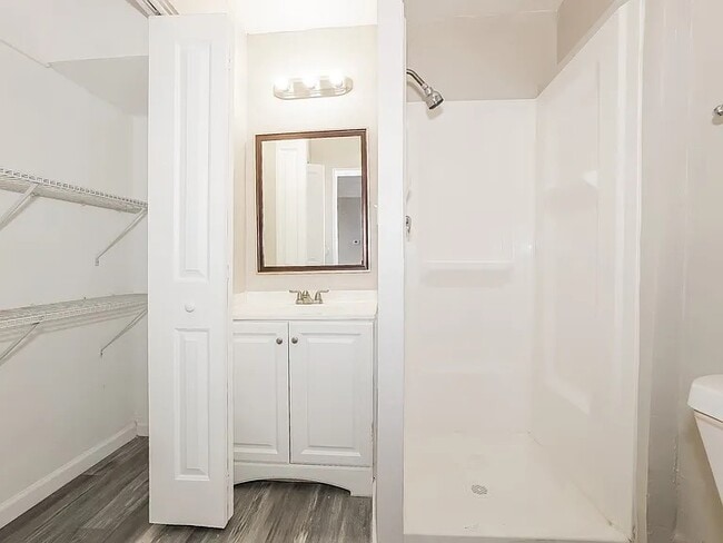 Building Photo - 4028 Vinceton St