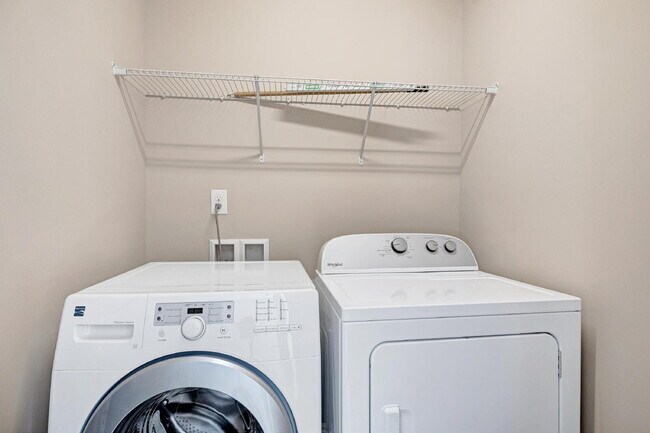 Building Photo - 1038 Ileagnes Rd