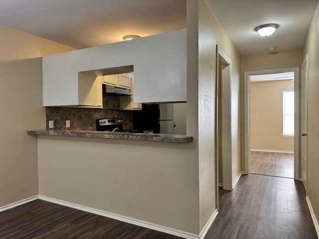Building Photo - 16011 Echo Glen Dr