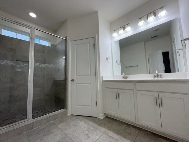 Building Photo - 3084 Adventure Way