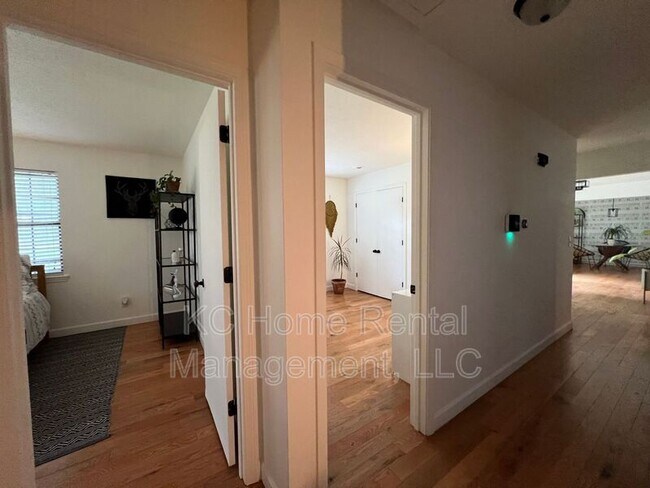 Building Photo - 4225 N Grand Ave
