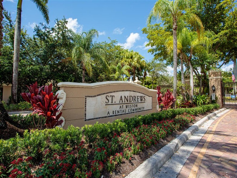 Monument Sign at Community Entrance. - St. Andrews at Weston