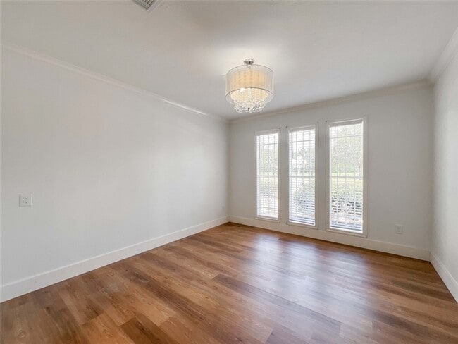 Building Photo - 8107 S Braeswood Blvd