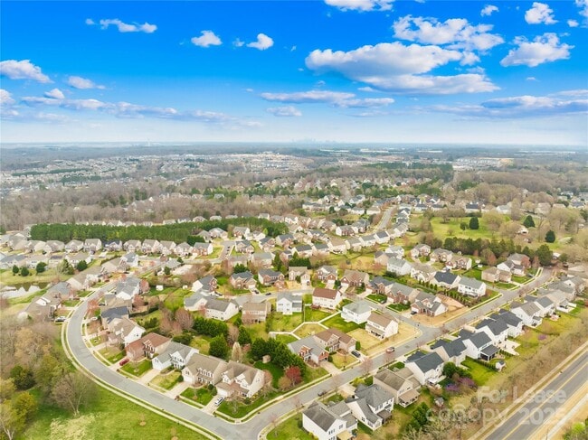 Building Photo - 10223 Kelso Ct