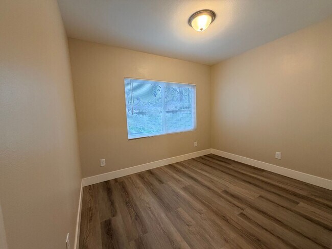 Building Photo - Charming 3-bedroom, 2-bathroom home located in the city of San Bernardino, CA.