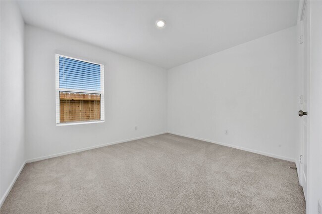 Building Photo - 18760 Loom dr