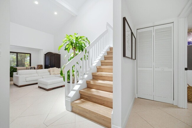 Building Photo - 7798 La Mirada Dr