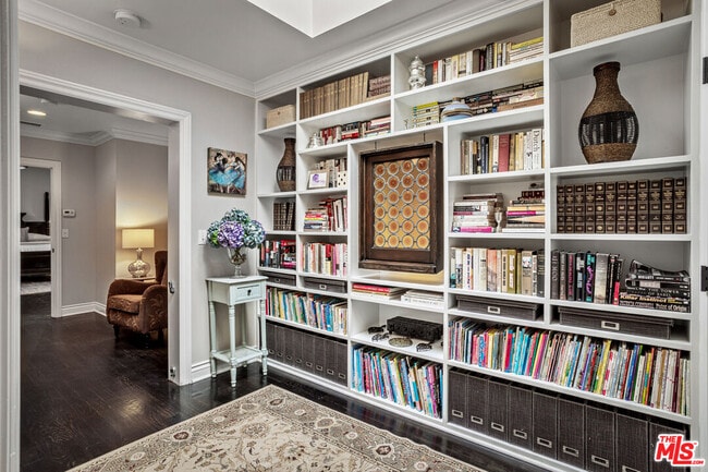 Building Photo - 4537 Agnes Ave