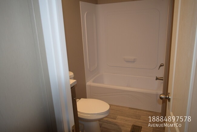 Building Photo - 239 Old Tavern Ln