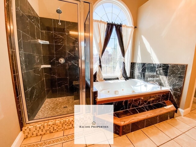 Building Photo - **Your Dream Home Awaits in This Exceptional Cul-de-Sac Retreat**