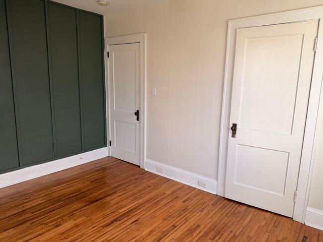 Building Photo - 822 Radford Pl