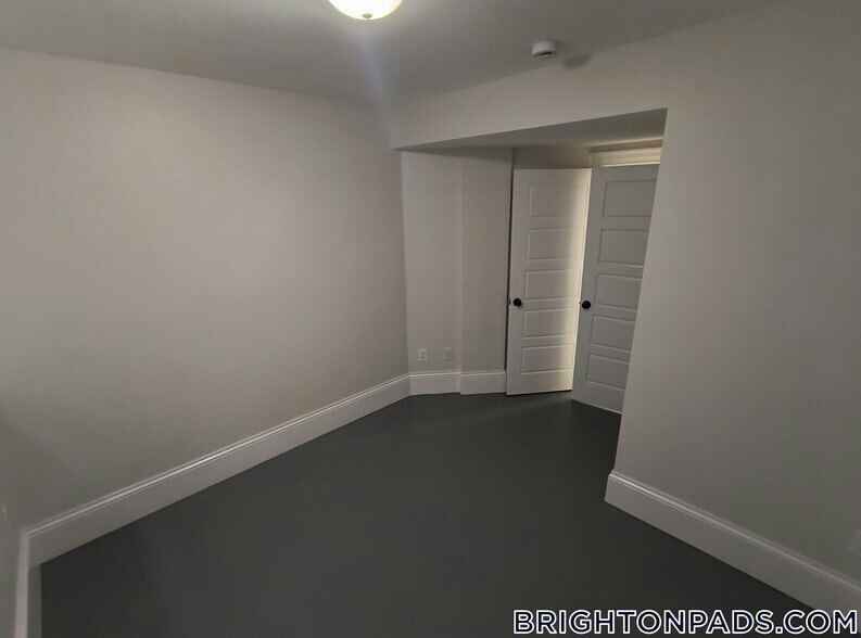 Building Photo - 29 Commonwealth Terrace