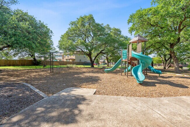 Building Photo - 476 Sheepshank Dr