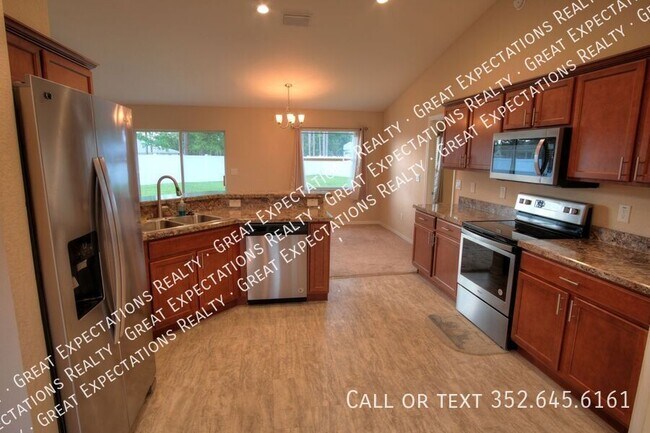 Building Photo - 11302 SW 62nd Cir